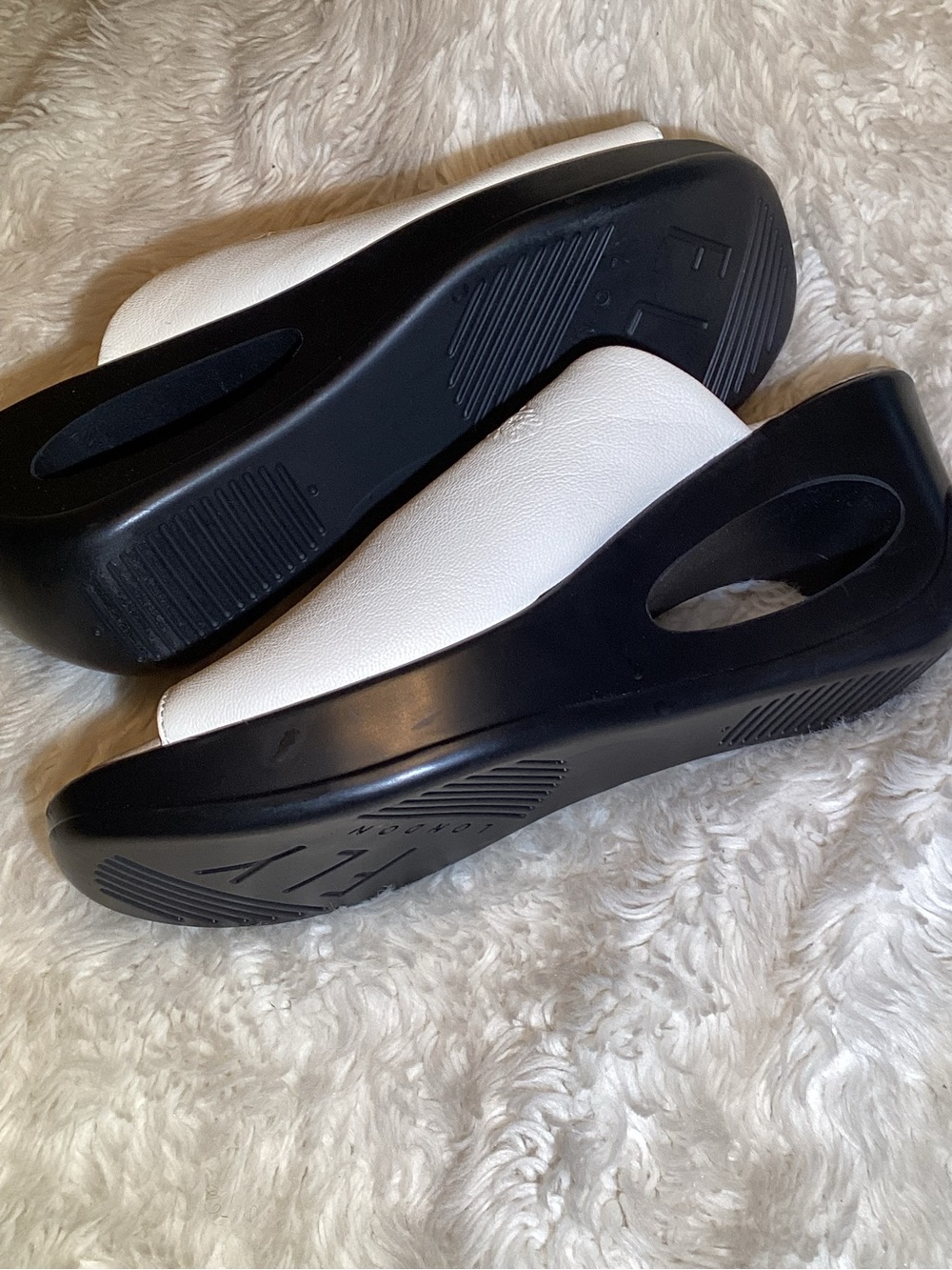 FLY London White Leather Open-Toe Slide Sandals size 6.5-7 - Picture 3 of 8